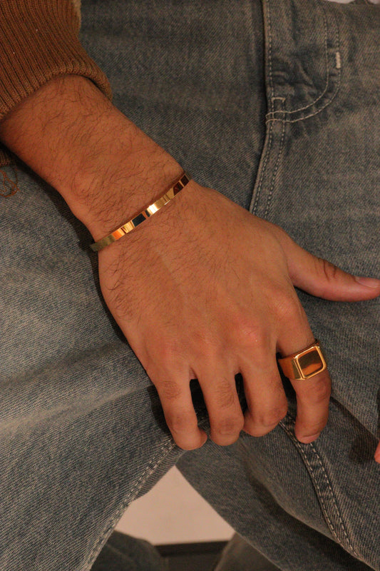 SQUARE RING GOLD